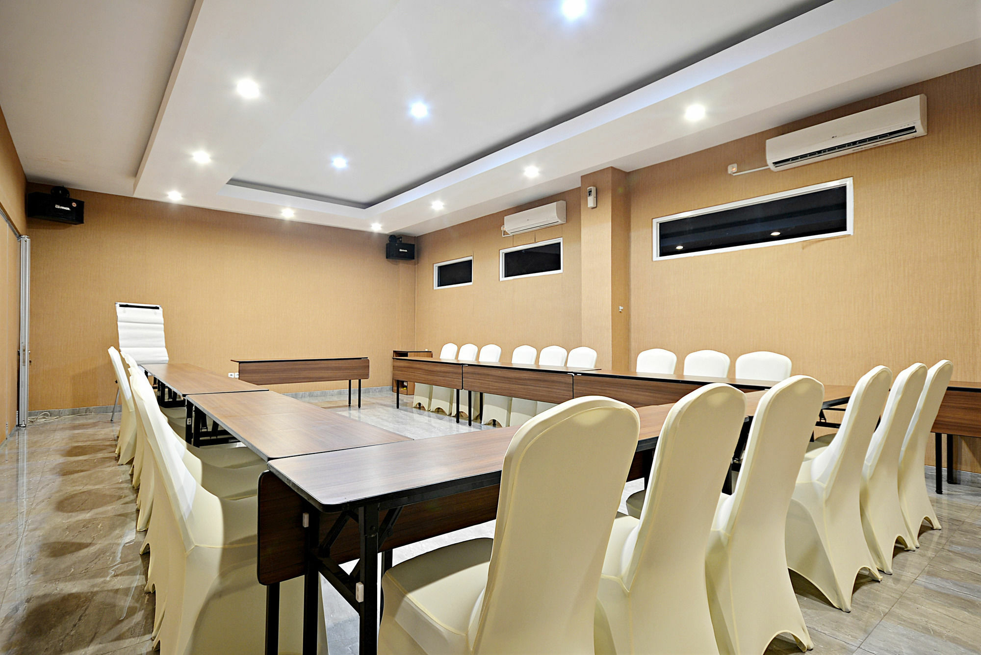 Zen Rooms Cipete Safin Inn Cilandak  ภายนอก รูปภาพ